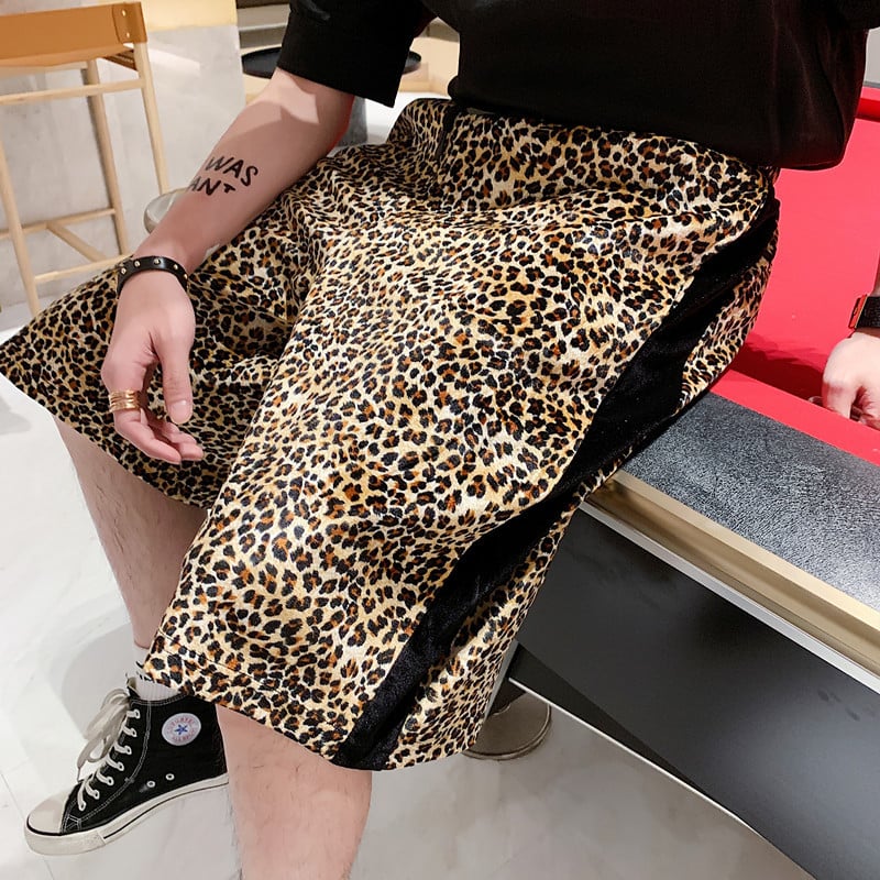 Vintage Men's Shorts in Coffee