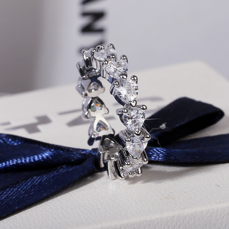 Anillo de diamantes en forma de corazón Imagen 10