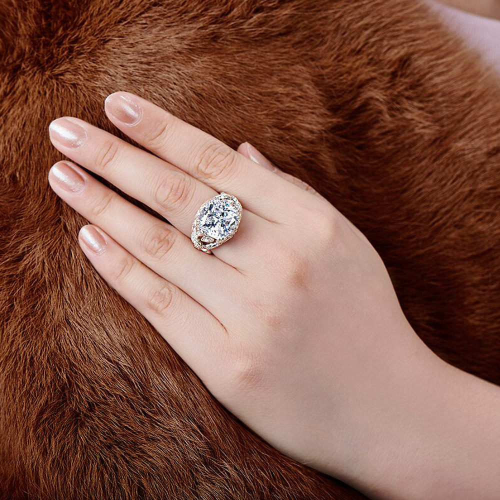 Luxury Zircon Ring 4