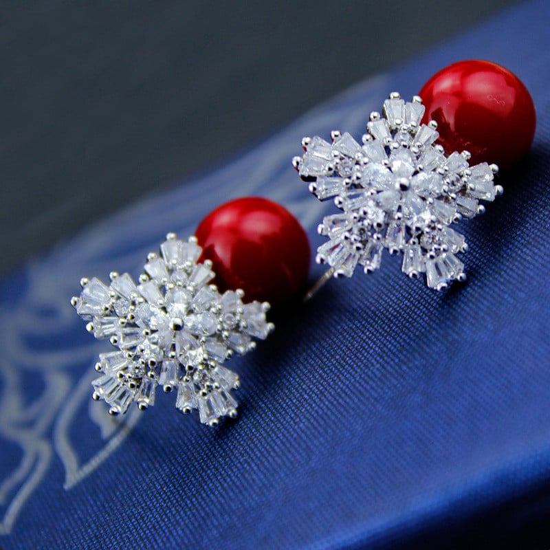 Snow Pearl Earrings Image 5