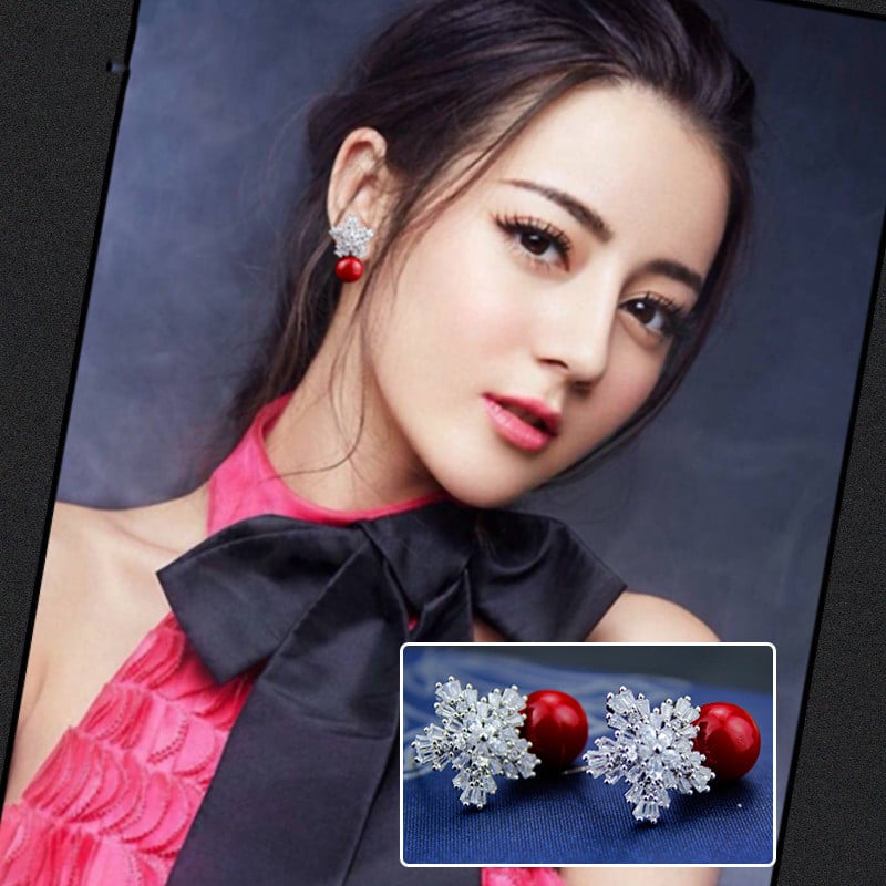 Snow Pearl Earrings Image 4