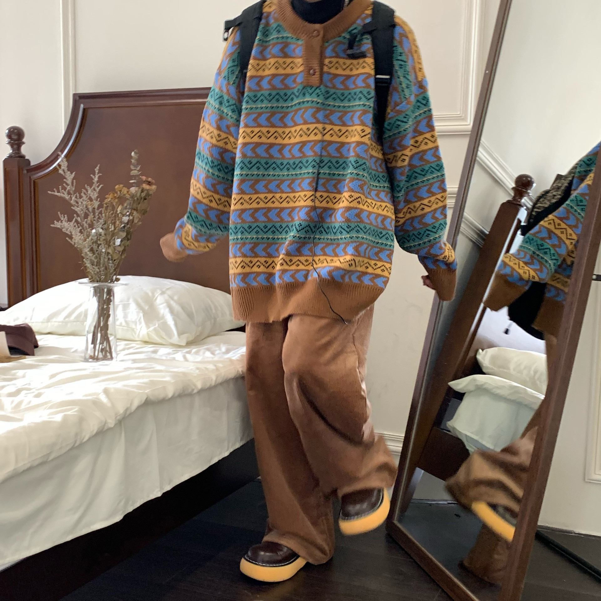 Retro Sweater Image 4