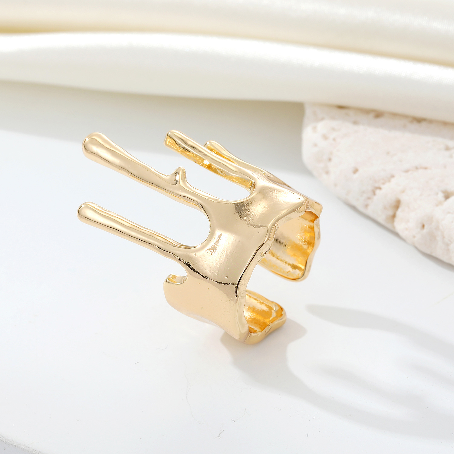 Women's Lava Crown Ring Image 4