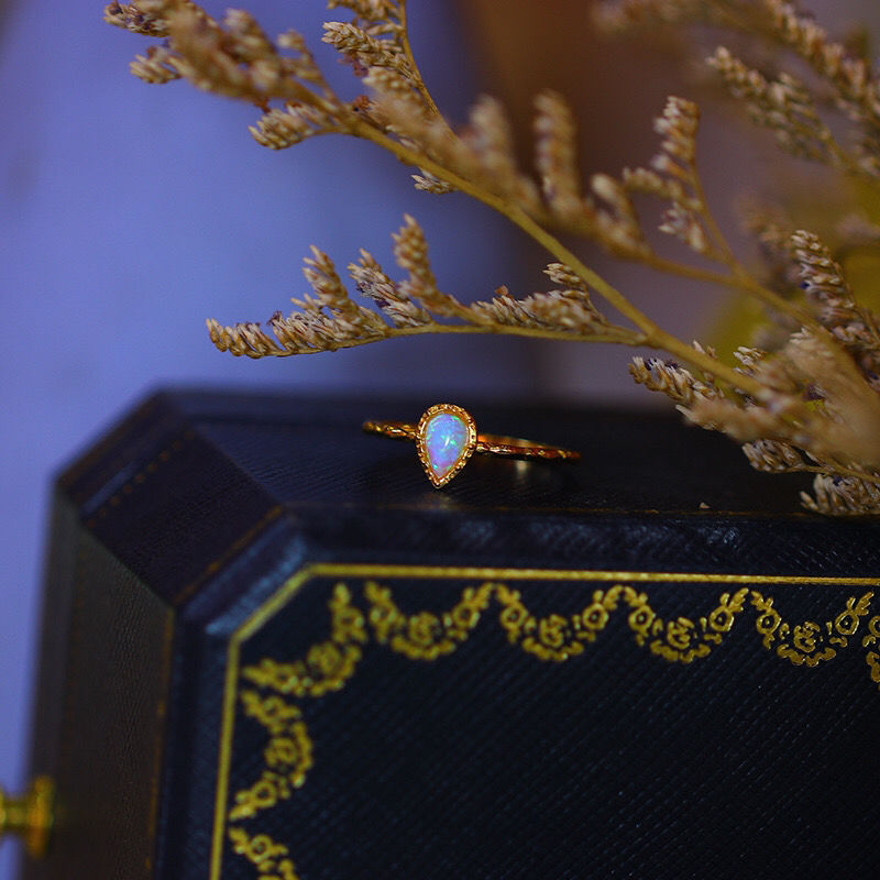 Women's Fashion Vintage Opal Ring 1
