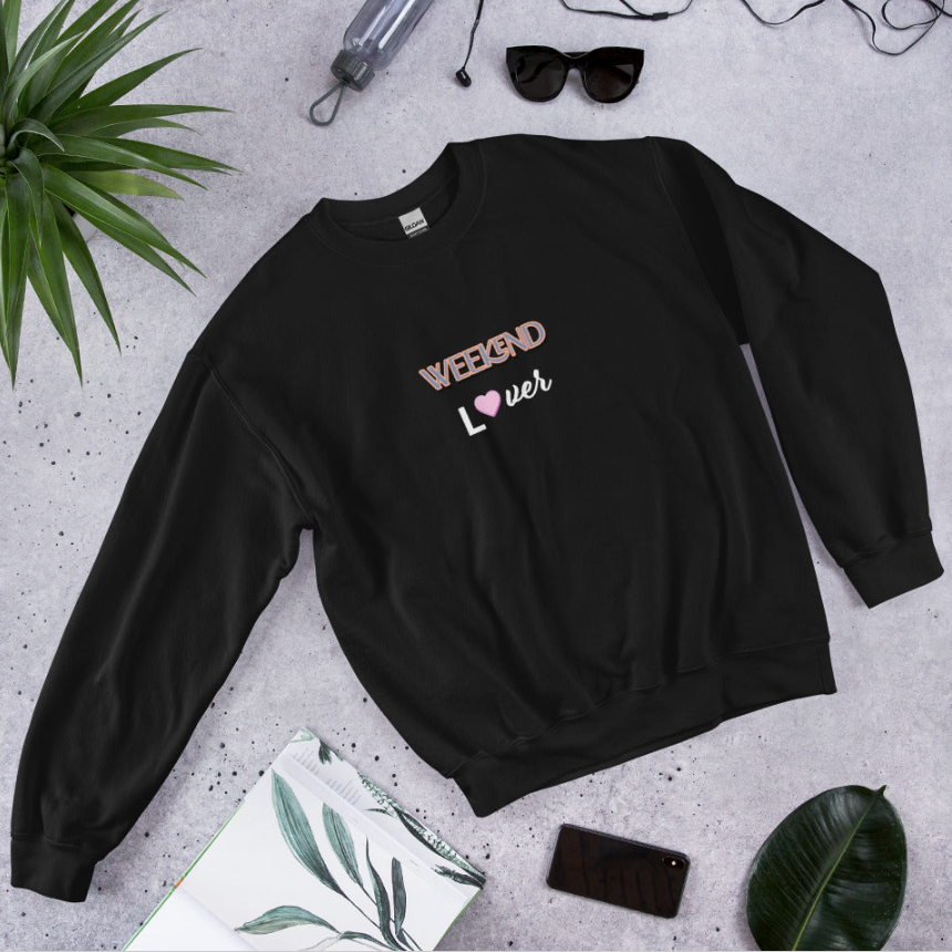 Weekend Lover Unisex Sweatshirt Image 2