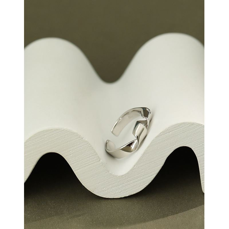 Ladies Everything Spiral Silver Ring - Image 3