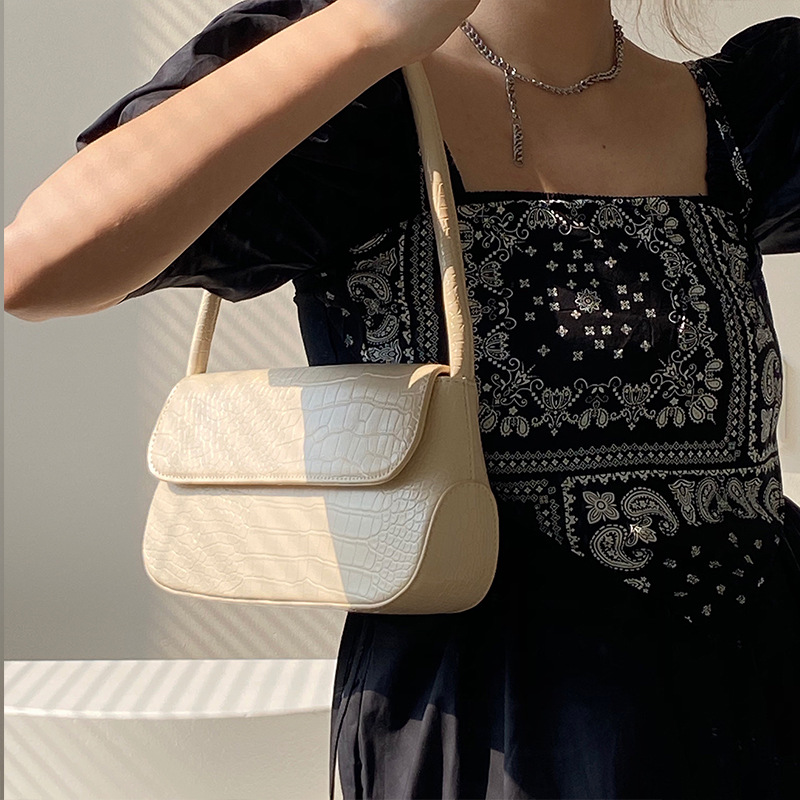 French Style Underarm Bag Image 5