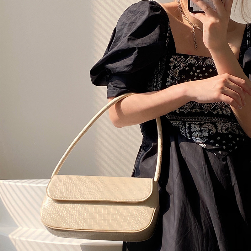 French Style Underarm Bag Image 4