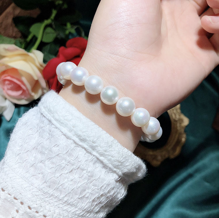 Freshwater Pearl Bracelet Image 2