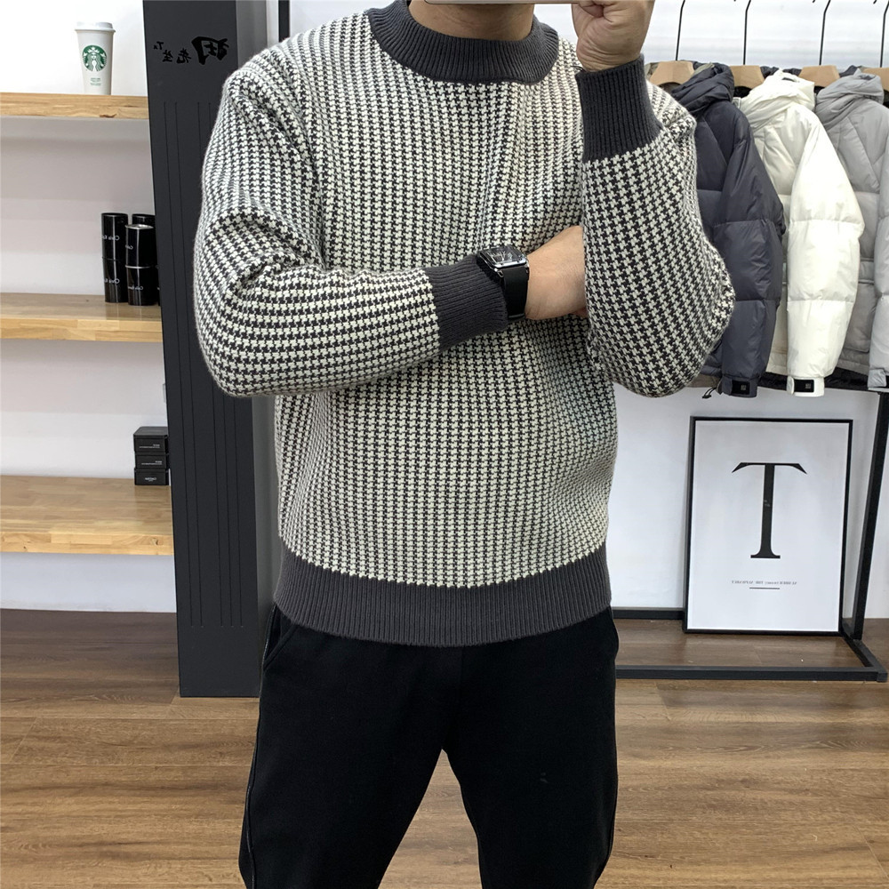 Sweater Image 2