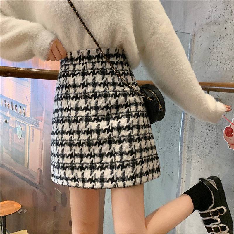 Khaki Woolen Skirt - Detail