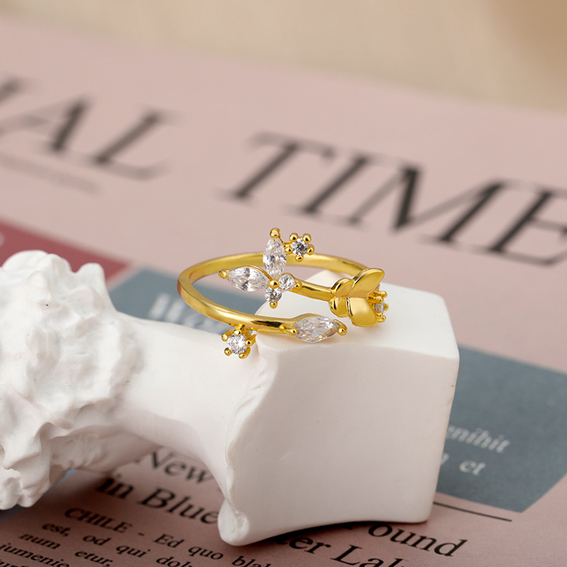 Fresh Flower Ring Image 2