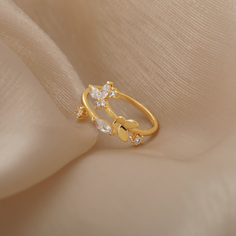 Fresh Flower Ring Image 1