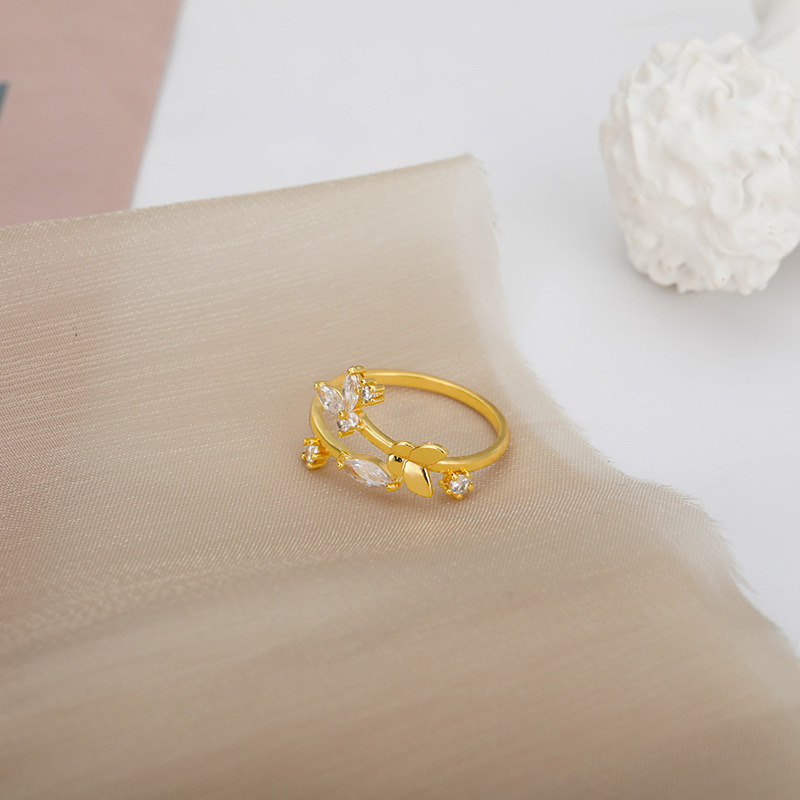 Fresh Flower Ring Image 3