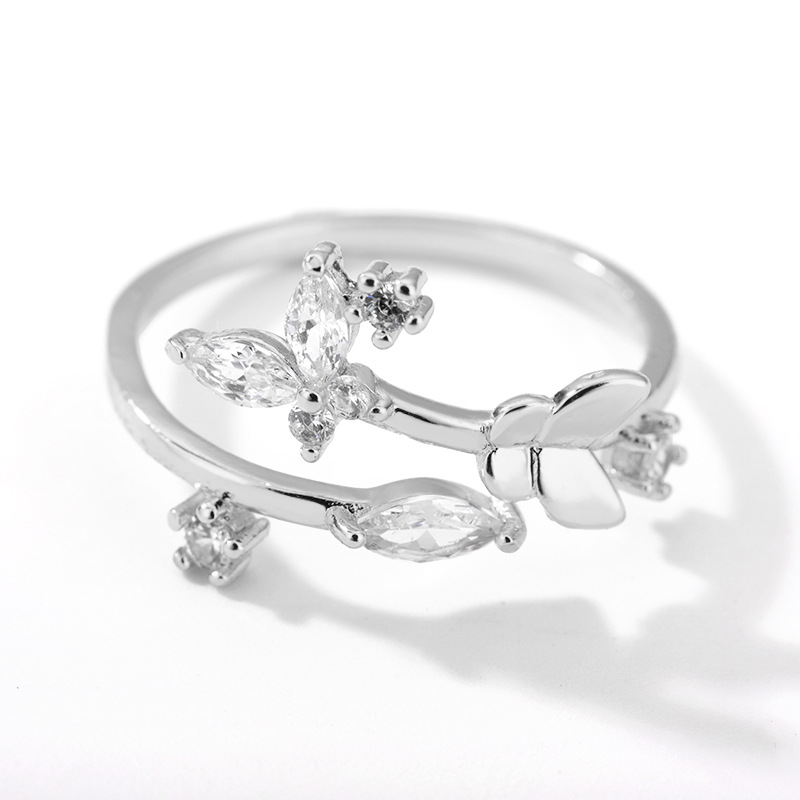 Fresh Flower Ring Image 6