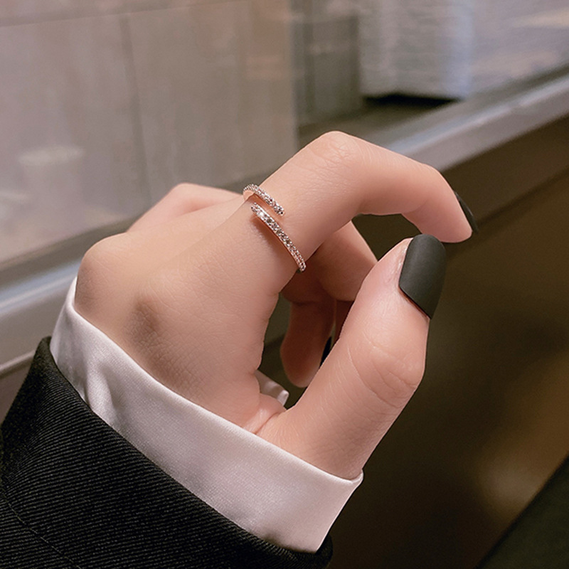 Exquisite Index Finger Ring Image 3
