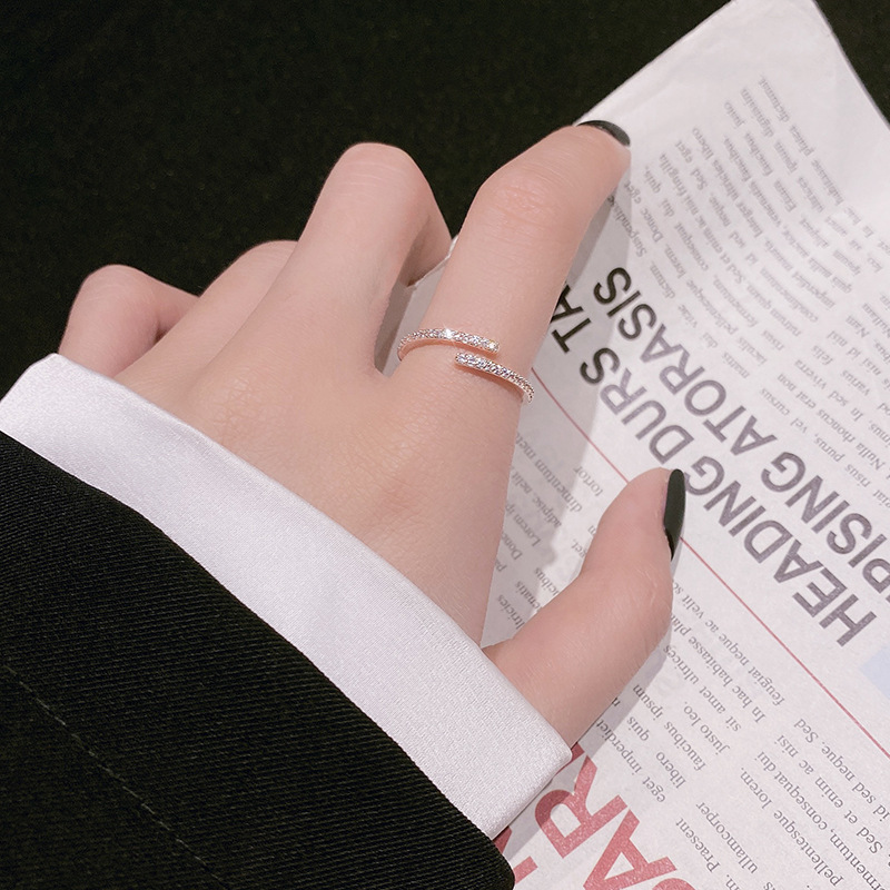 Exquisite Index Finger Ring Image 1