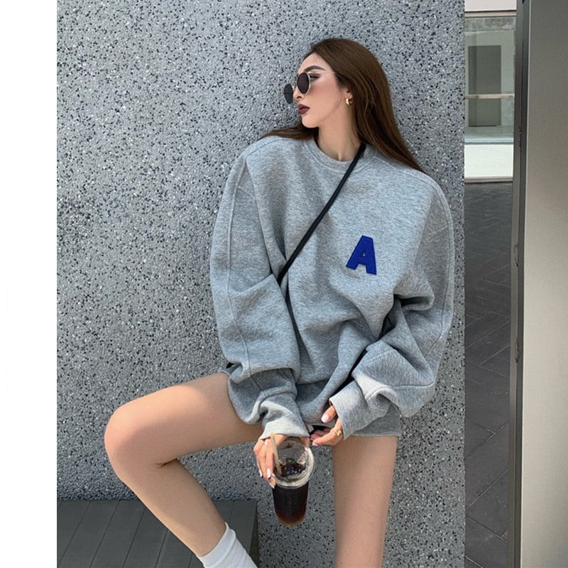 Casual Women's Loose Round Neck Pullover Sweater Image 2
