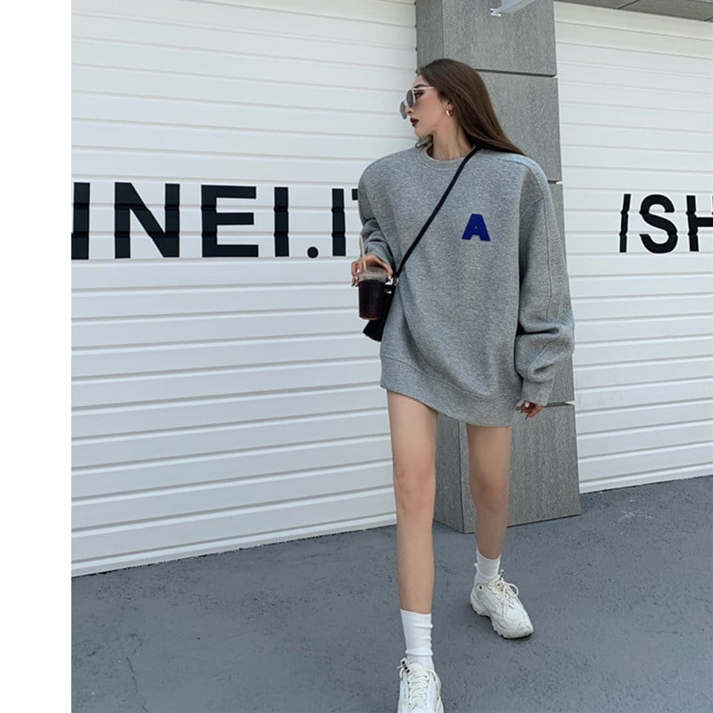 Casual Women's Loose Round Neck Pullover Sweater Image 1