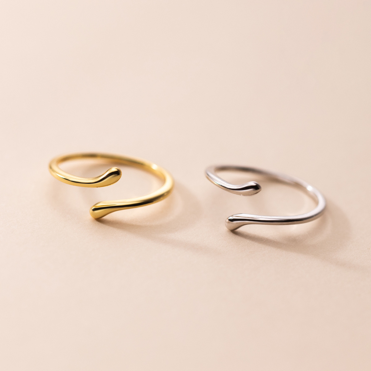 Women's S925 Silver Glossy Line Ring - Image 3