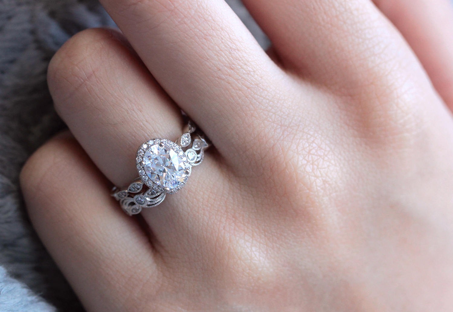 Diamond Egg-shaped Zircon Ring Set 4