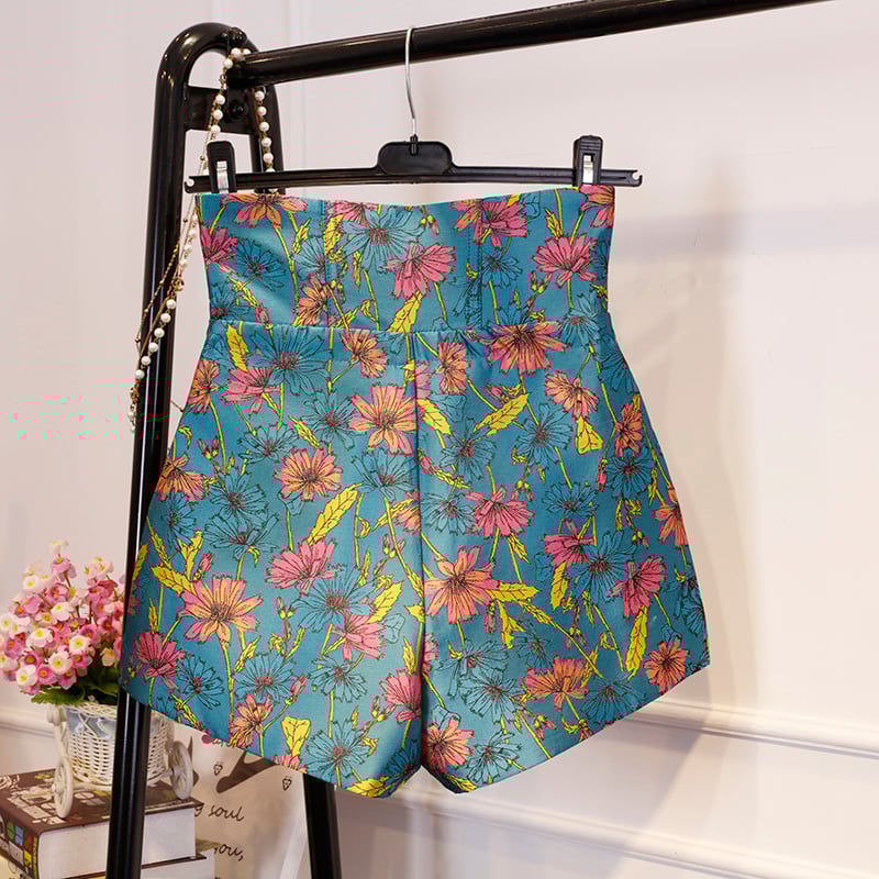 Wide Leg Shorts Image 4