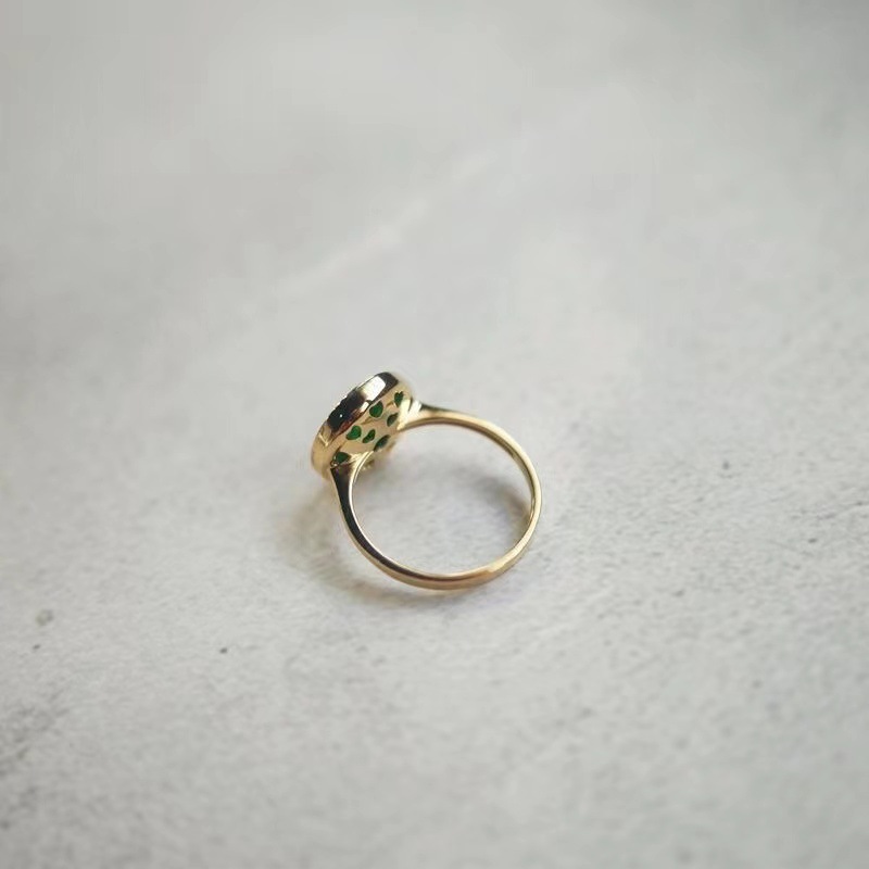 Simple Natural Emerald Inlaid Ring Image 5
