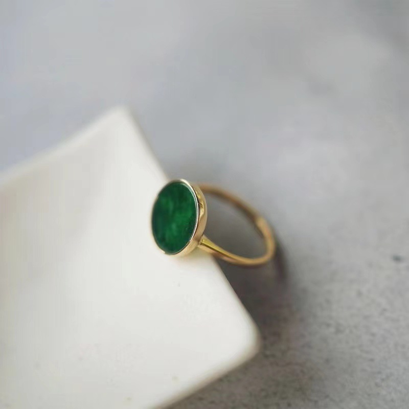 Simple Natural Emerald Inlaid Ring Image 1
