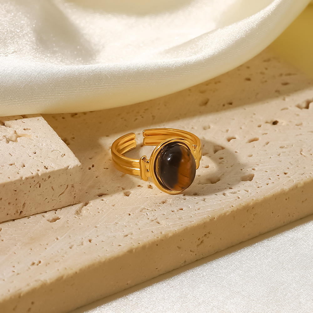 Ring Detail 3