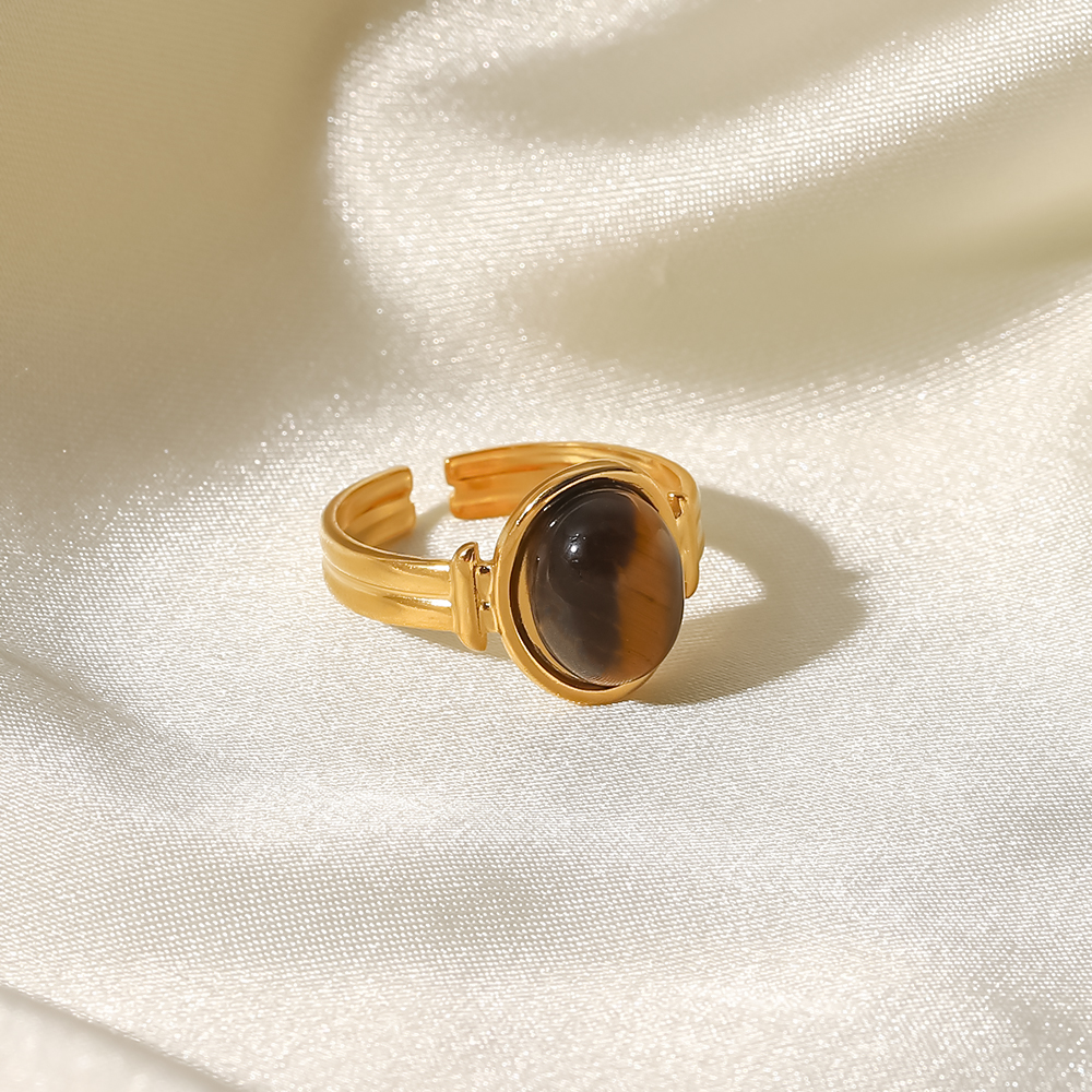 Ring Detail 4