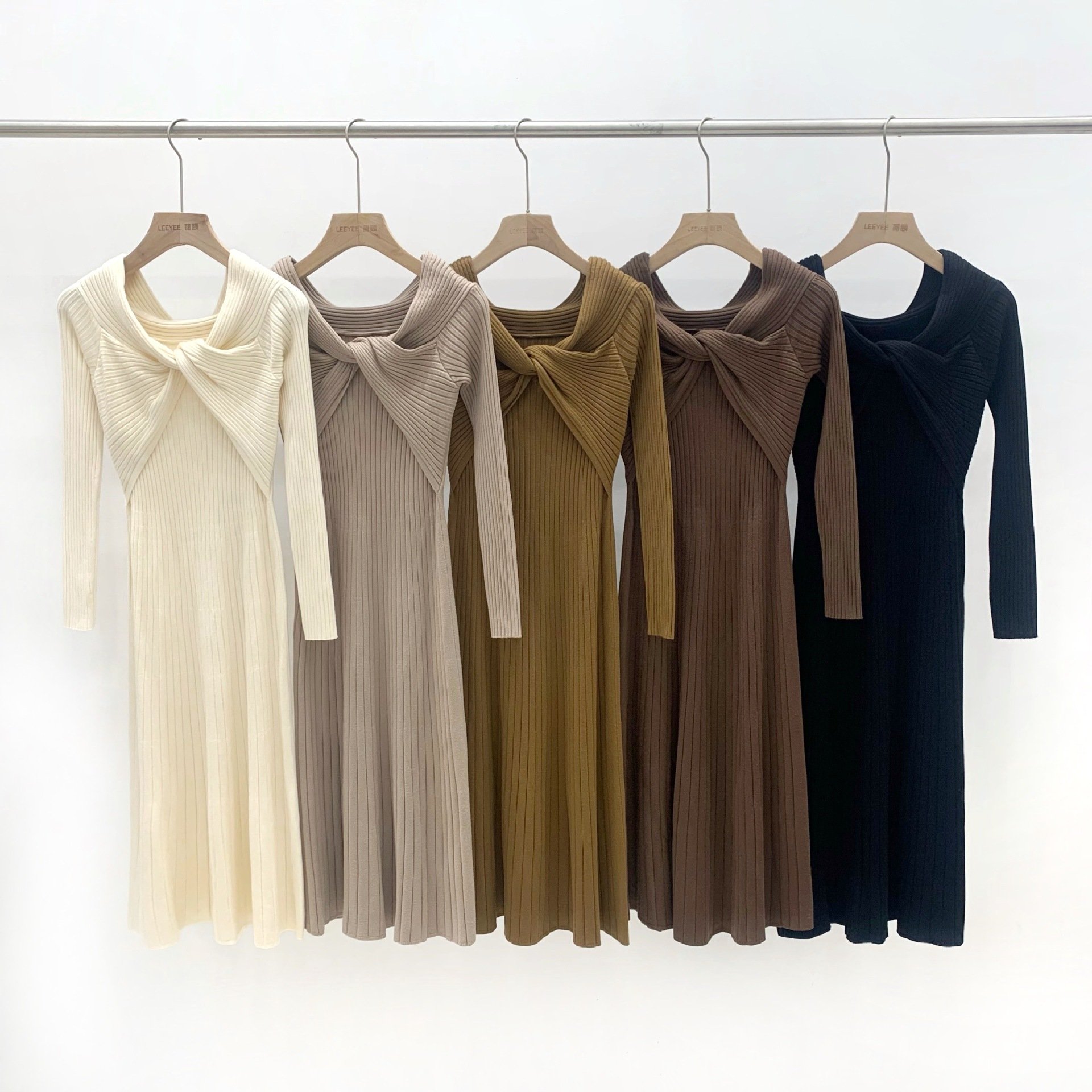 Elegant Dress Image 2