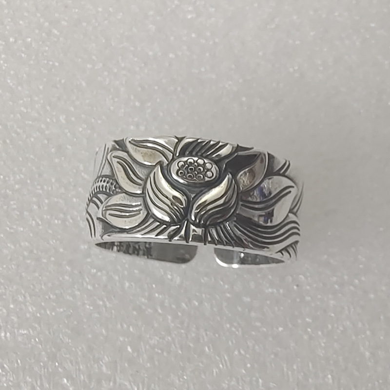 Elegant Vintage Thai Silver Ring