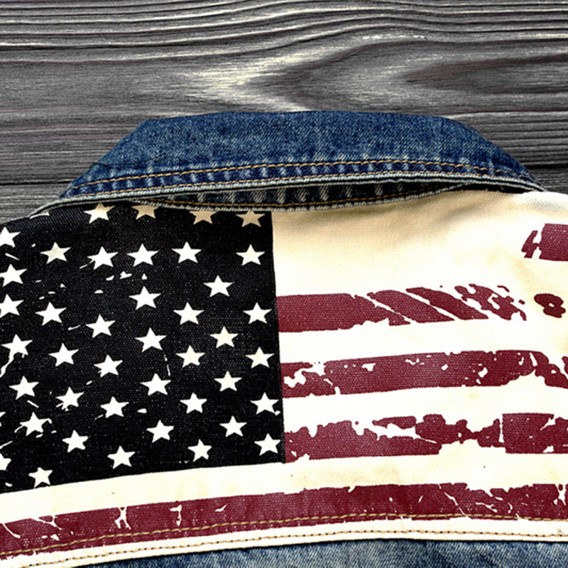 Detail of Men's Lapel Fashion Denim Jacket