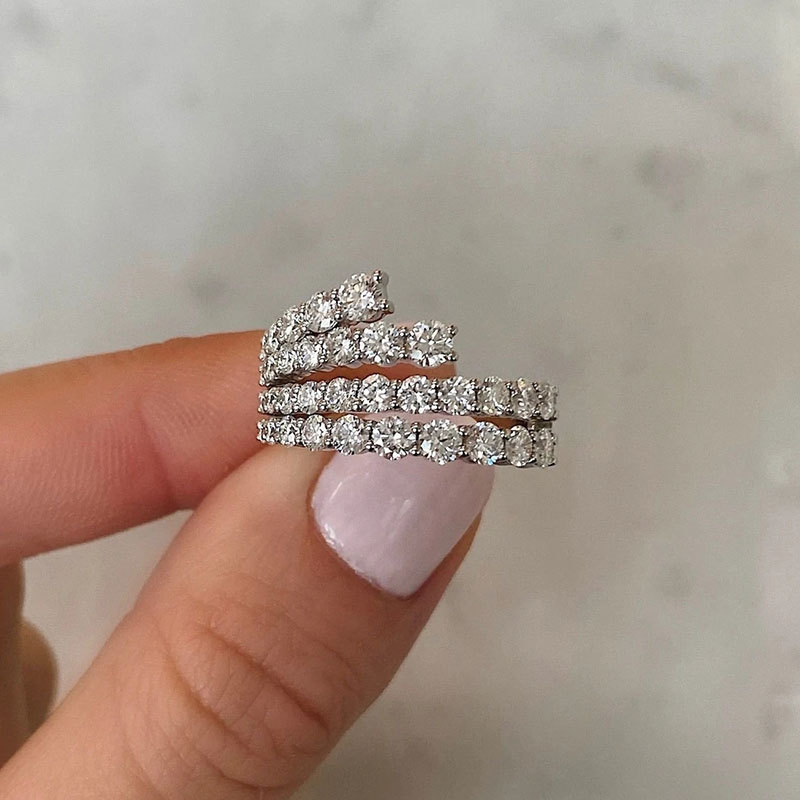 Stackable ring with decorative zircon detail in sizes No6 to No10