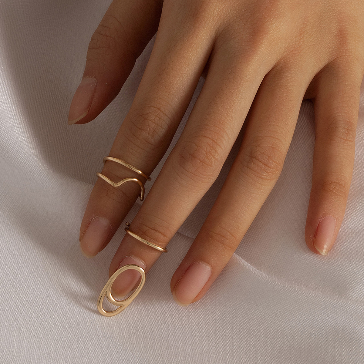 Finger Buckle With Copper Ring Set Image 1