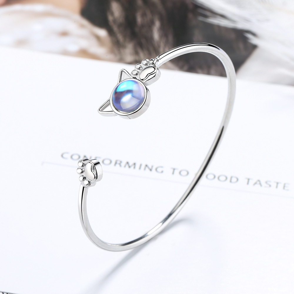Stylish Cat Paw Bracelet