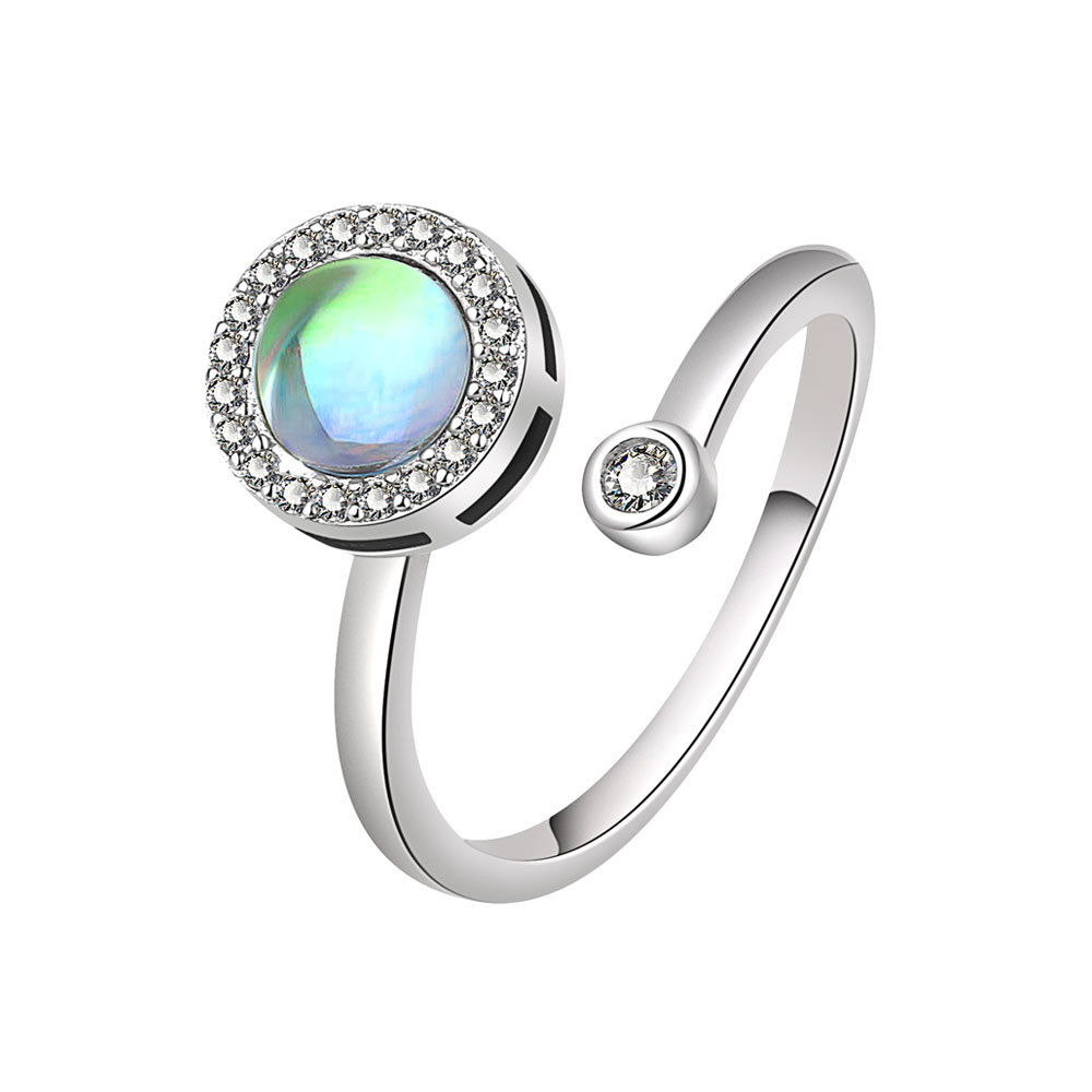 Stylish Rotatable Ring Image 4