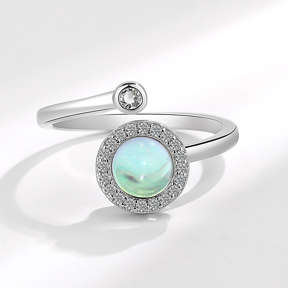 Stylish Rotatable Ring Image 3