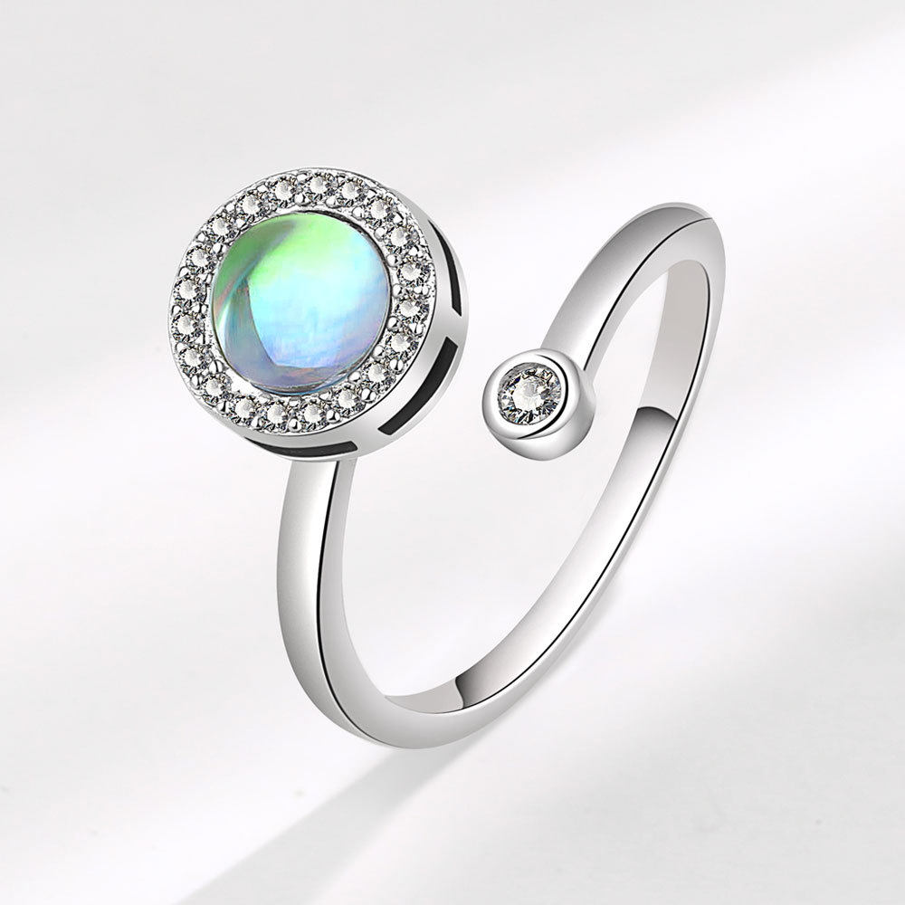 Stylish Rotatable Ring Image 2