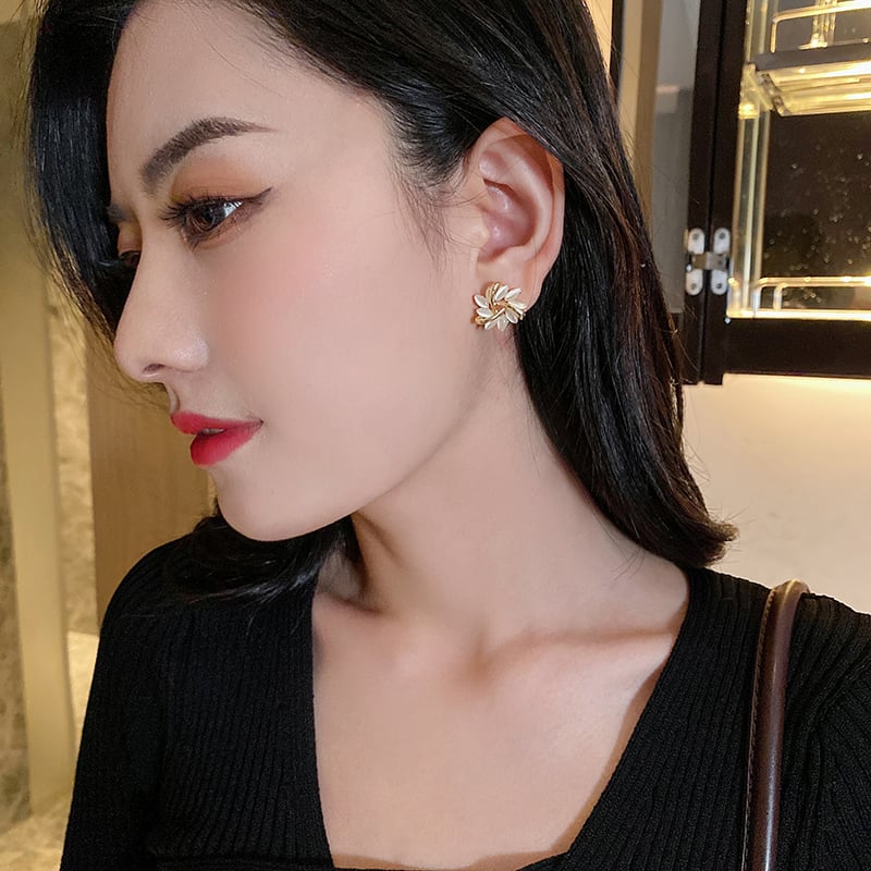 Earrings in Triangle Color