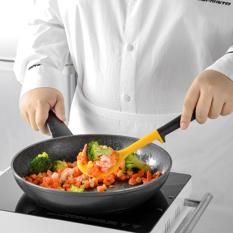 Silicone Kitchenware Set in Use