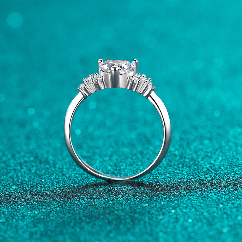 925 Sterling Silver Heart-shaped Moissanite Ring Image 4