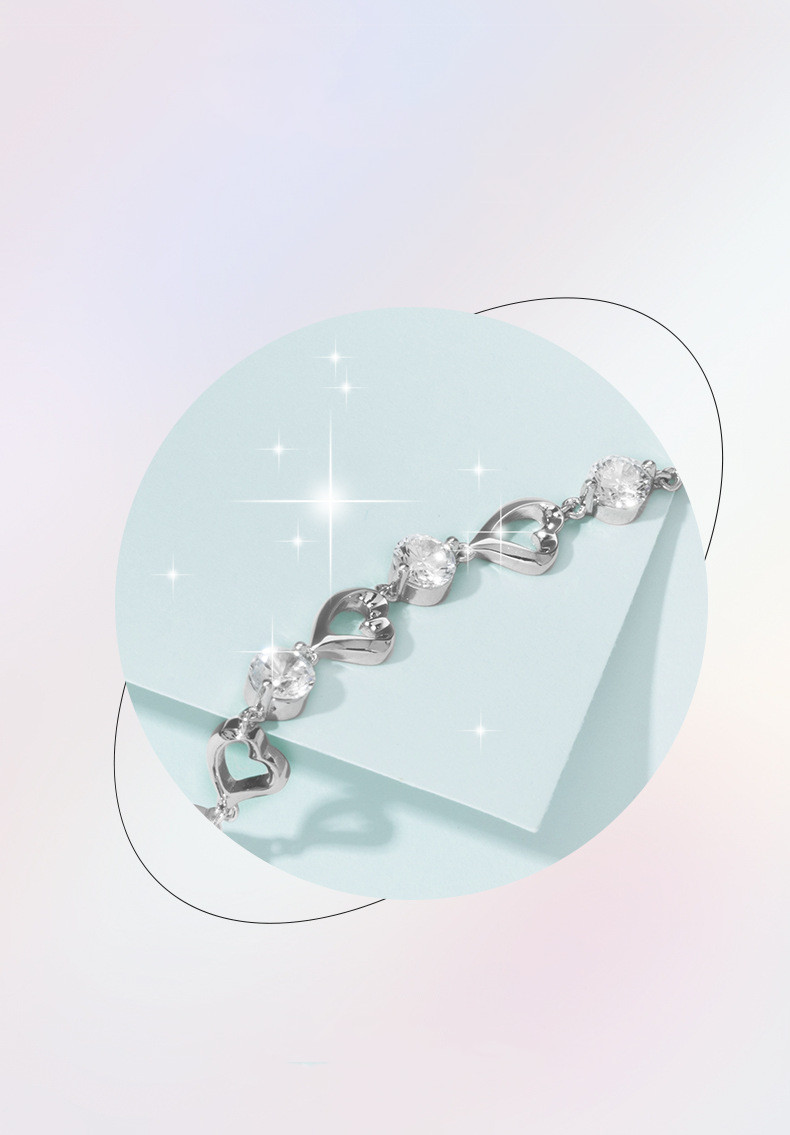 Women's Loving Heart Zircon Bracelet Image 4