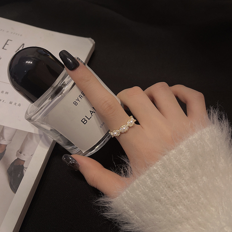 Elegant Gold Pearl Zircon Ring 2