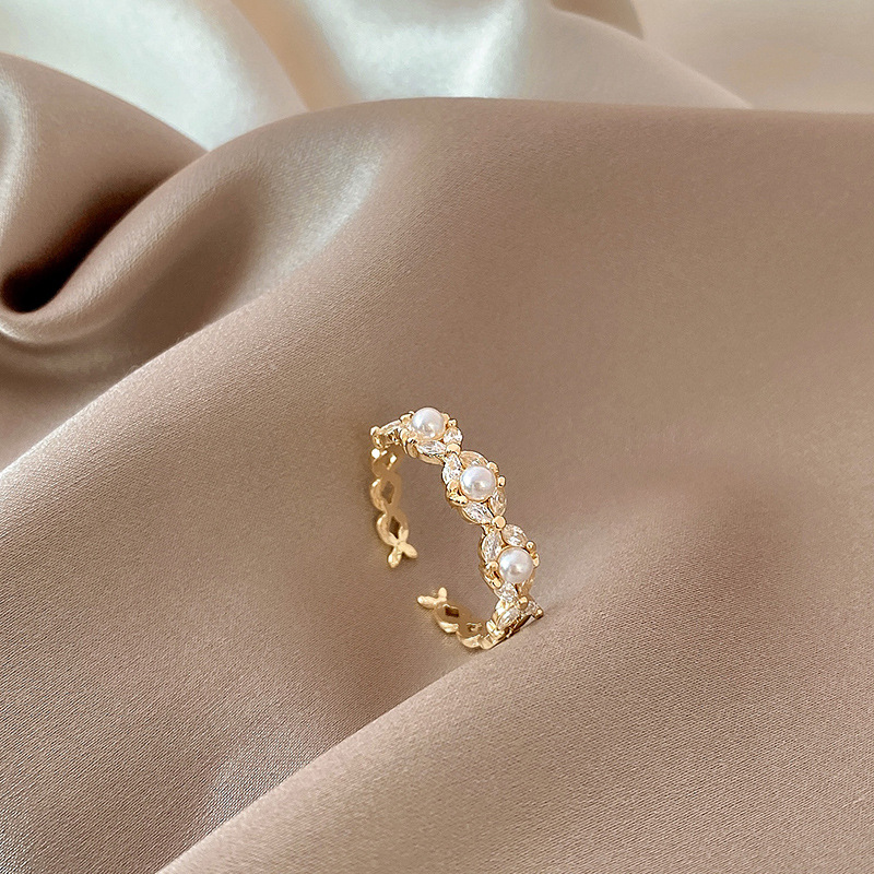Elegant Gold Pearl Zircon Ring 4