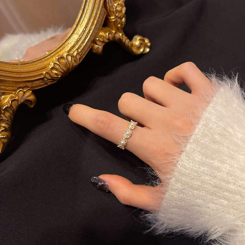 Elegant Gold Pearl Zircon Ring 3