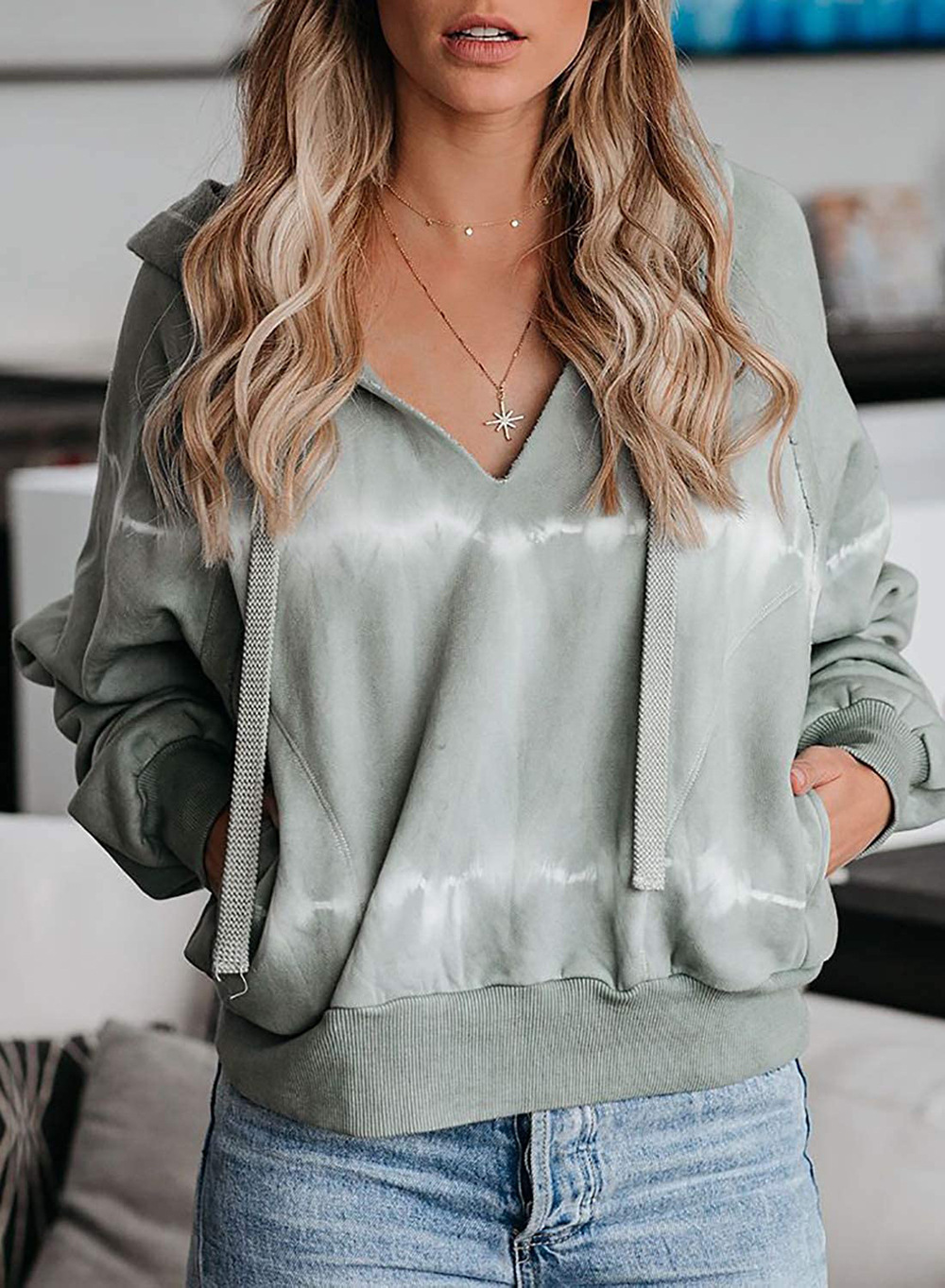 Hooded Sweater Image 4