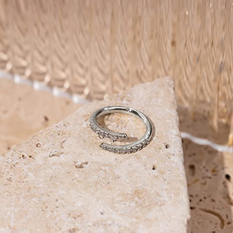 Twisted Ring Image 3