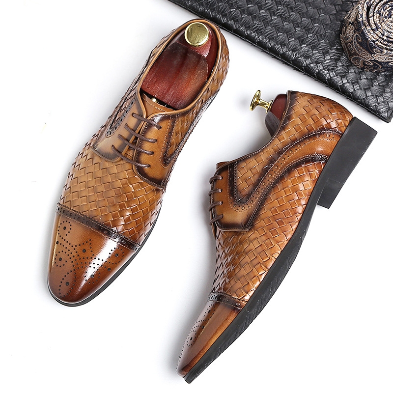 Men's New British Woven Pointed Business Leather Shoes - Black Option