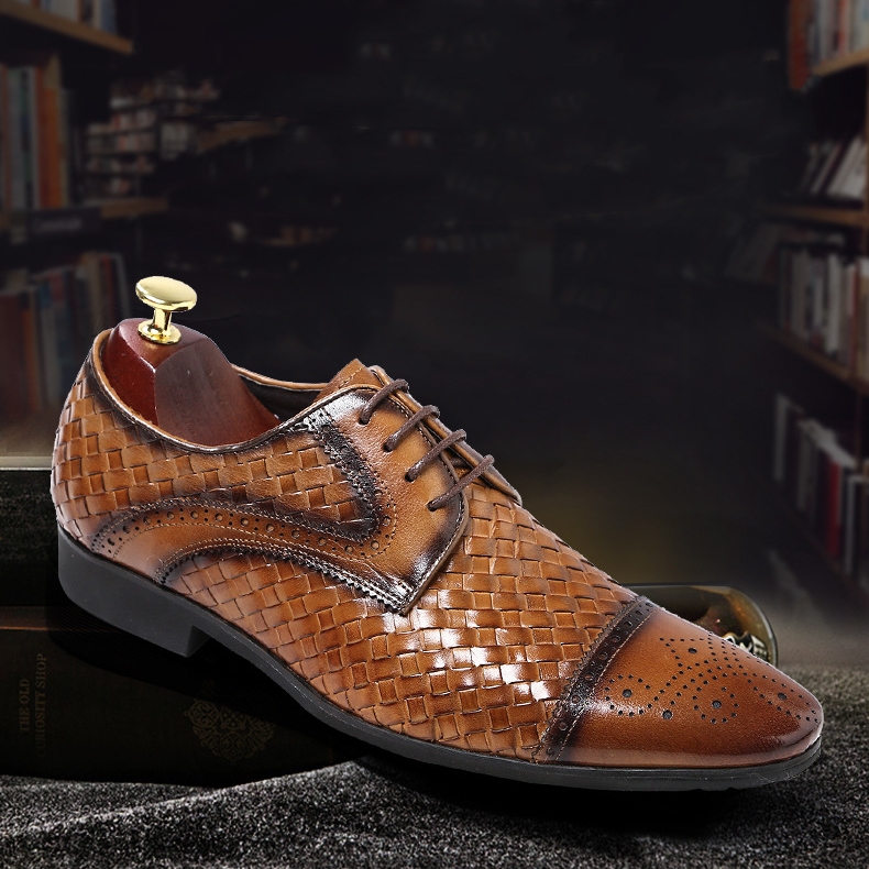 Men's New British Woven Pointed Business Leather Shoes - Side View